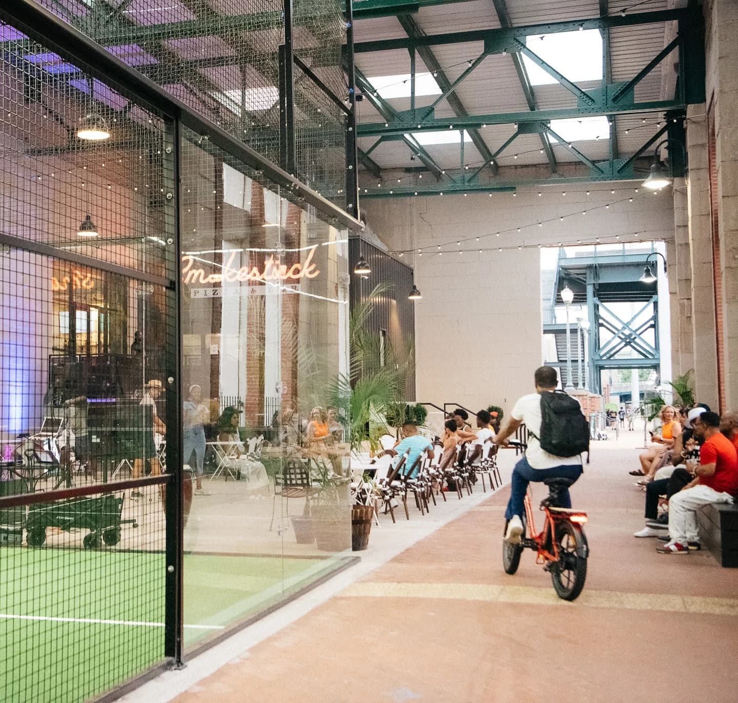 Smokestack Pizza & Bar at Padel Plant