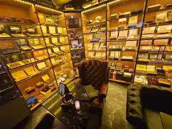 Española Cigar Bar & Lounge