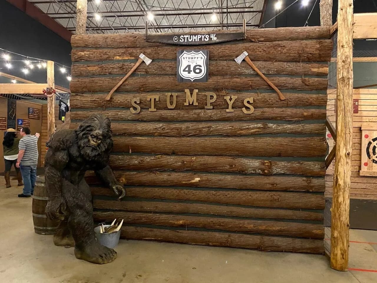 Stumpy's Hatchet House Fairfield - Axe Throwing