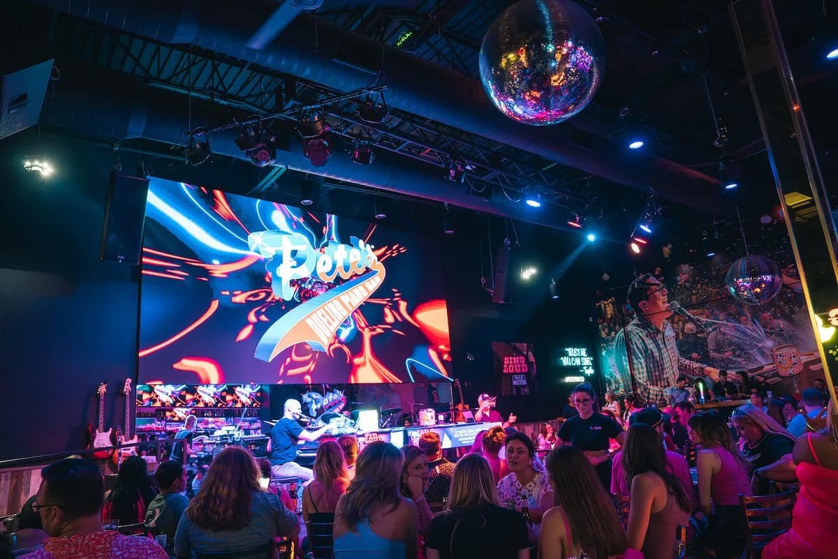 Pete's Dueling Piano Bar - Nashville