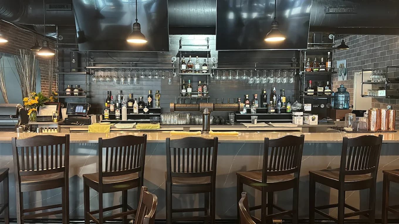 Topside Tavern - American Restaurant & Bar