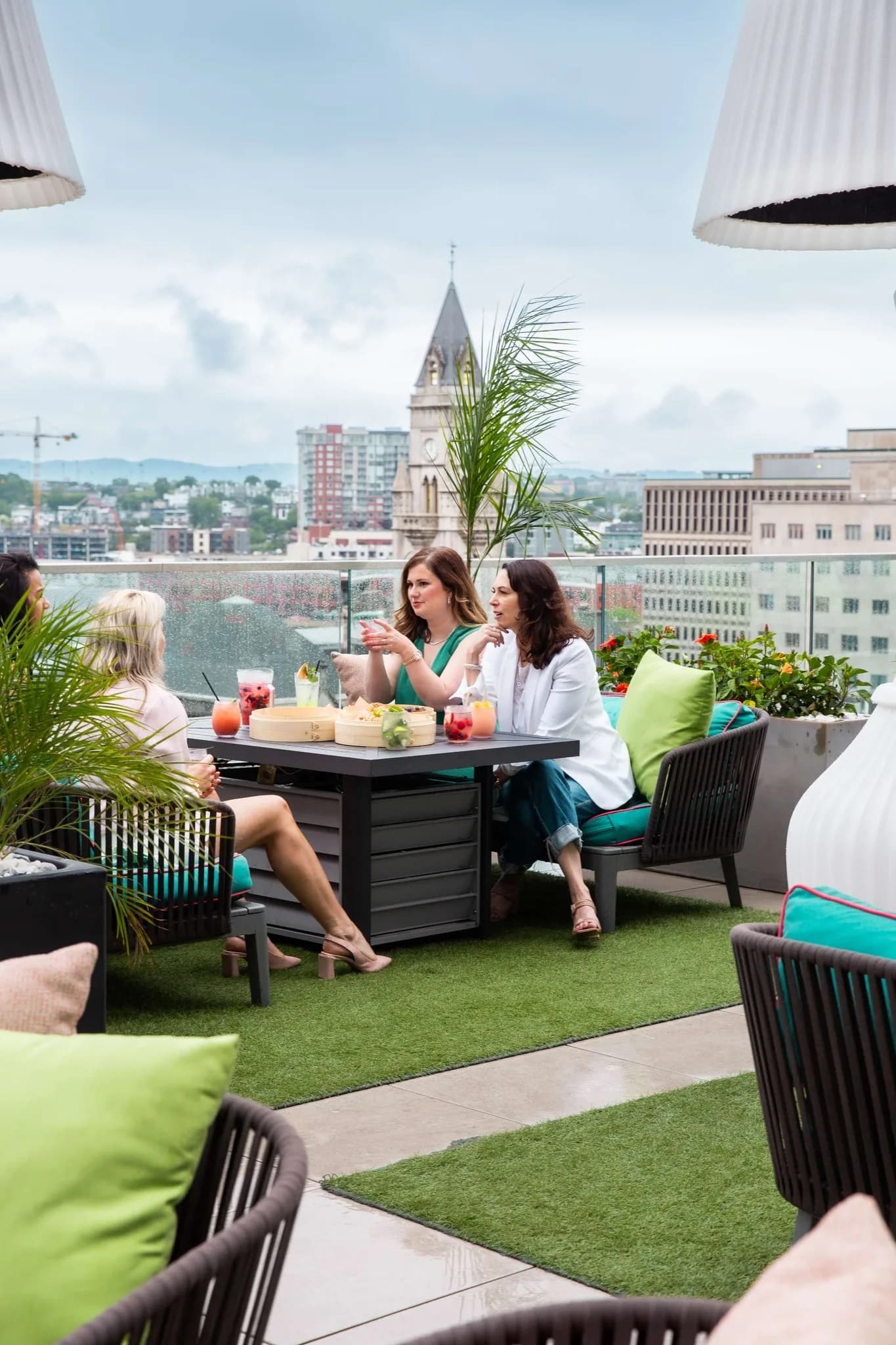 Heirloom Rooftop Lounge at Holston House