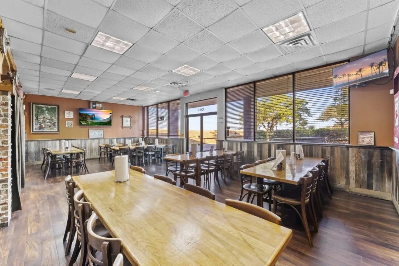 Pok-e-Jo's Smokehouse: Brodie Oaks