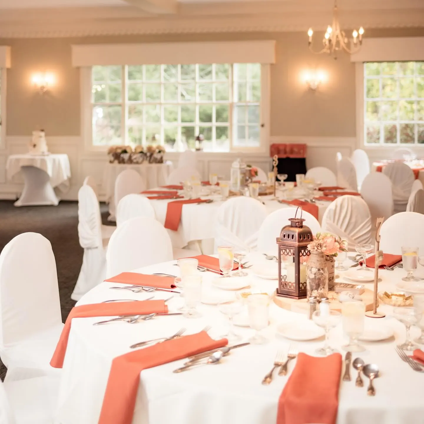 Meadow Brook Inn