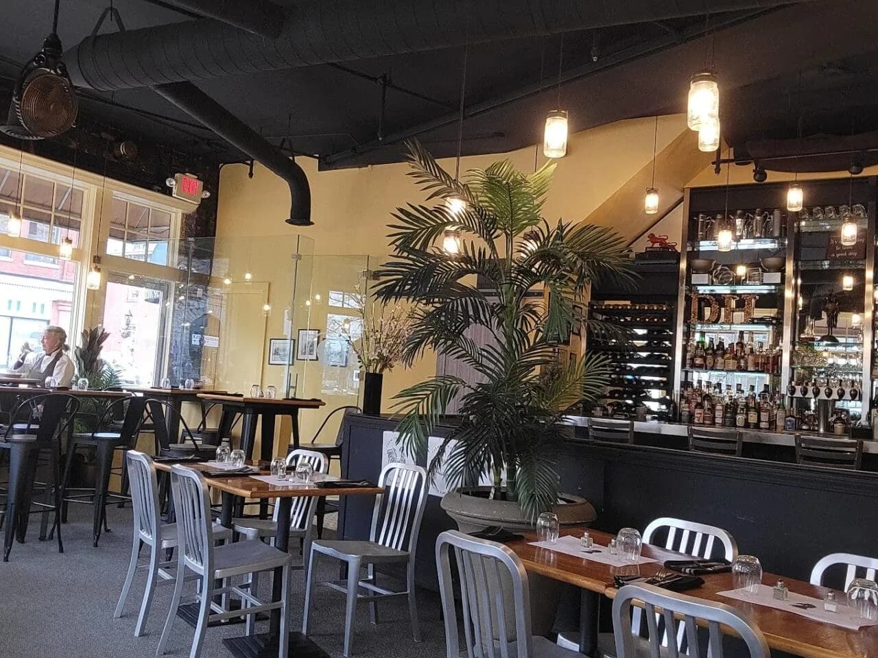 Dark Horse Restaurant