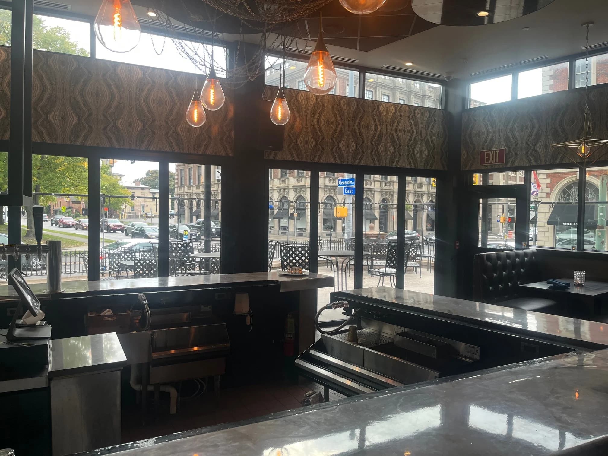 JoLi Bistro & Bar