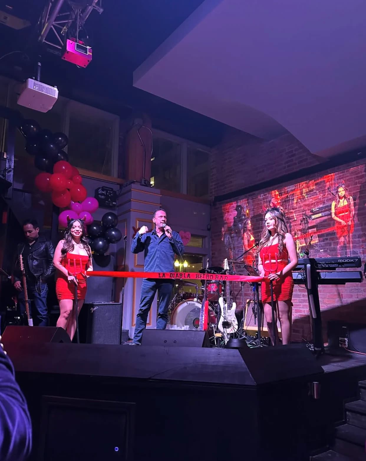 La Diabla Sing Along Bar